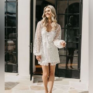 Le Rose Maya Lace Robe size M